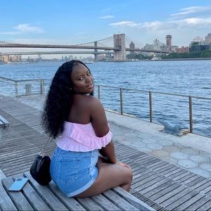 Meet your Posher, Crystal